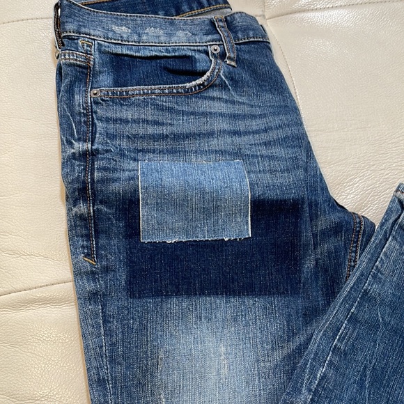 NEW MENS EXPRESS BLUE JEANS WITH STRETCH SLIM SIZE 31”X34” DISTRESSED PATCHES - Picture 2 of 9